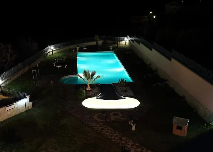 齐萌多公寓式酒店 科里利亚诺·卡拉布罗