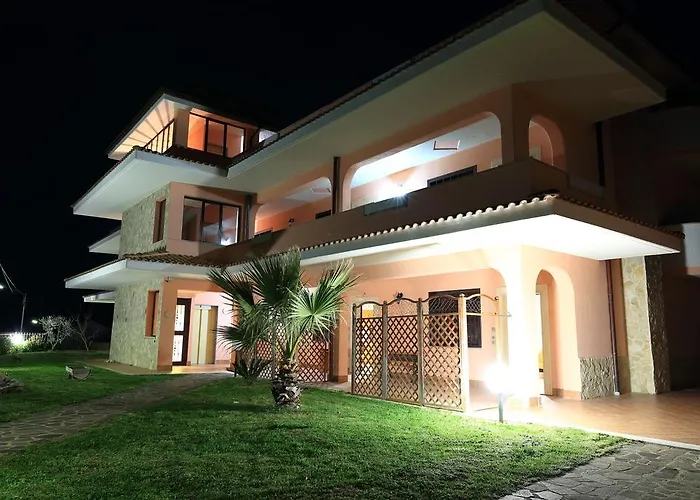 齐萌多公寓式酒店 公寓式酒店 科里利亚诺·卡拉布罗