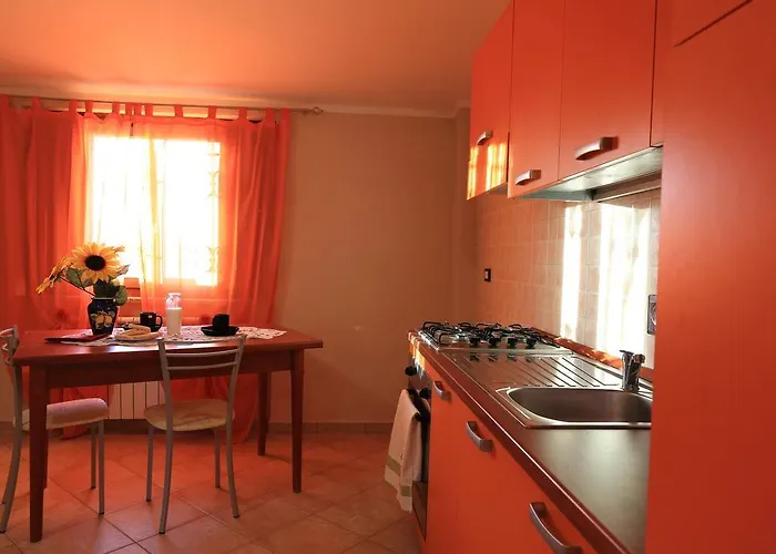 齐萌多公寓式酒店 3* 科里利亚诺·卡拉布罗