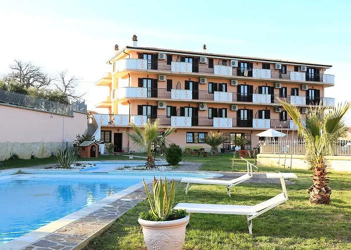 齐萌多公寓式酒店 科里利亚诺·卡拉布罗