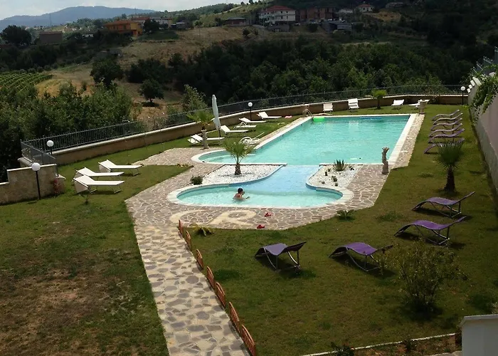 齐萌多公寓式酒店 科里利亚诺·卡拉布罗