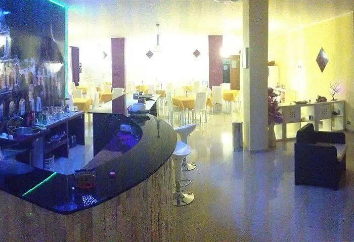 齐萌多公寓式酒店 3* 科里利亚诺·卡拉布罗