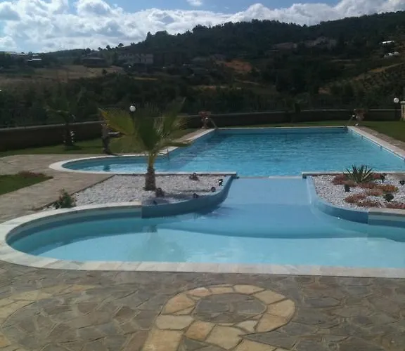 齐萌多公寓式酒店 科里利亚诺·卡拉布罗